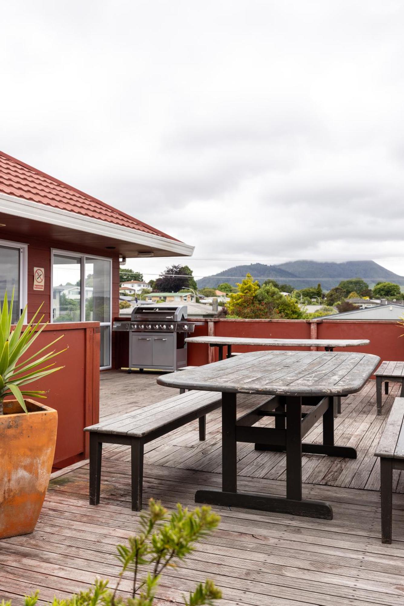 Haka House Hostel *
